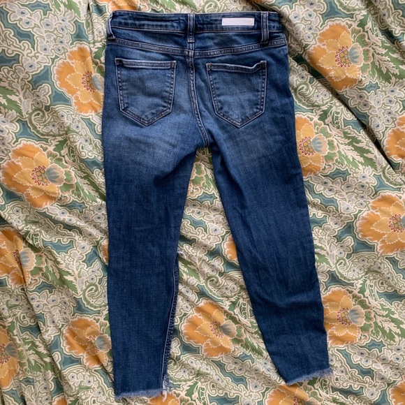 Low-rise Cropped Ripped Jeans 3 - Picture 3 of 4